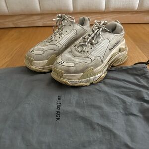 Balenciaga sneakers
Cream and beige 
Size 37